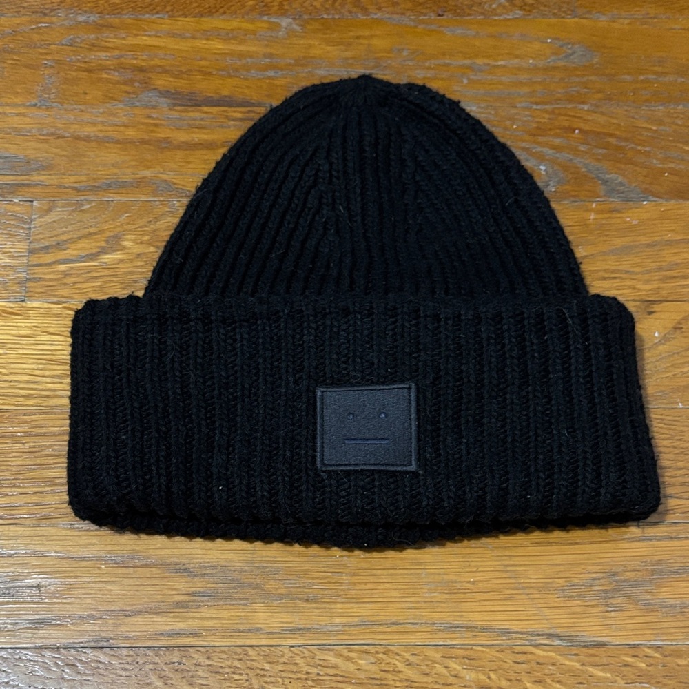 ACNE STUDIOS unisex  Black Knit Beanie with Patch